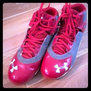 Under Armor cleats size 7 worn 1/2 season.